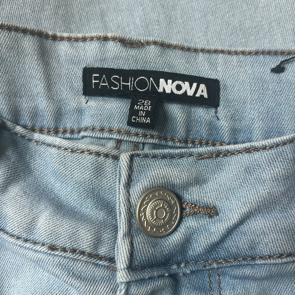 Like new stretchy Fashion Nova high waist wide leg jeans. Size 28 - Picture 3 of 6